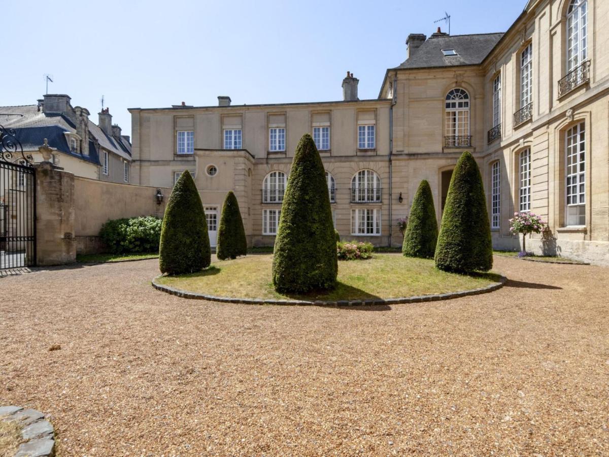 Heritage Apartment In Bayeux Near Museum Of Art Стая снимка