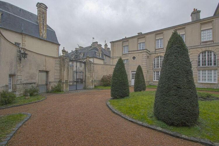 Heritage Apartment In Bayeux Near Museum Of Art Екстериор снимка